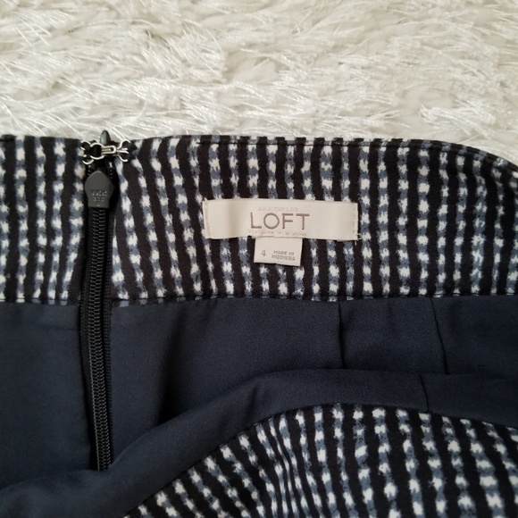 Ann Taylor LOFT checkered pencil skirt size 4 - Picture 6 of 7